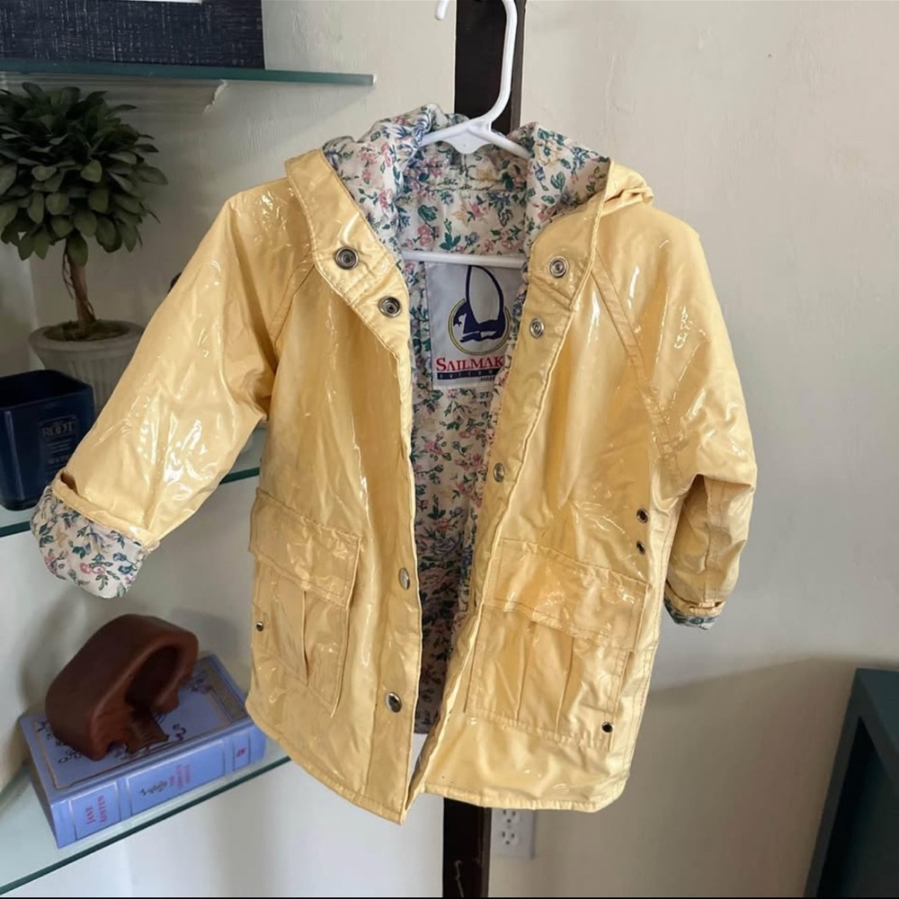 Sailmaker Outerwear Vintage Yellow Floral Toddler Hooded Rain jacket Size 2T